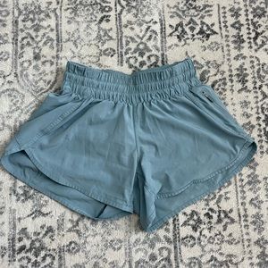 Lululemon tracker shorts 4” chambray